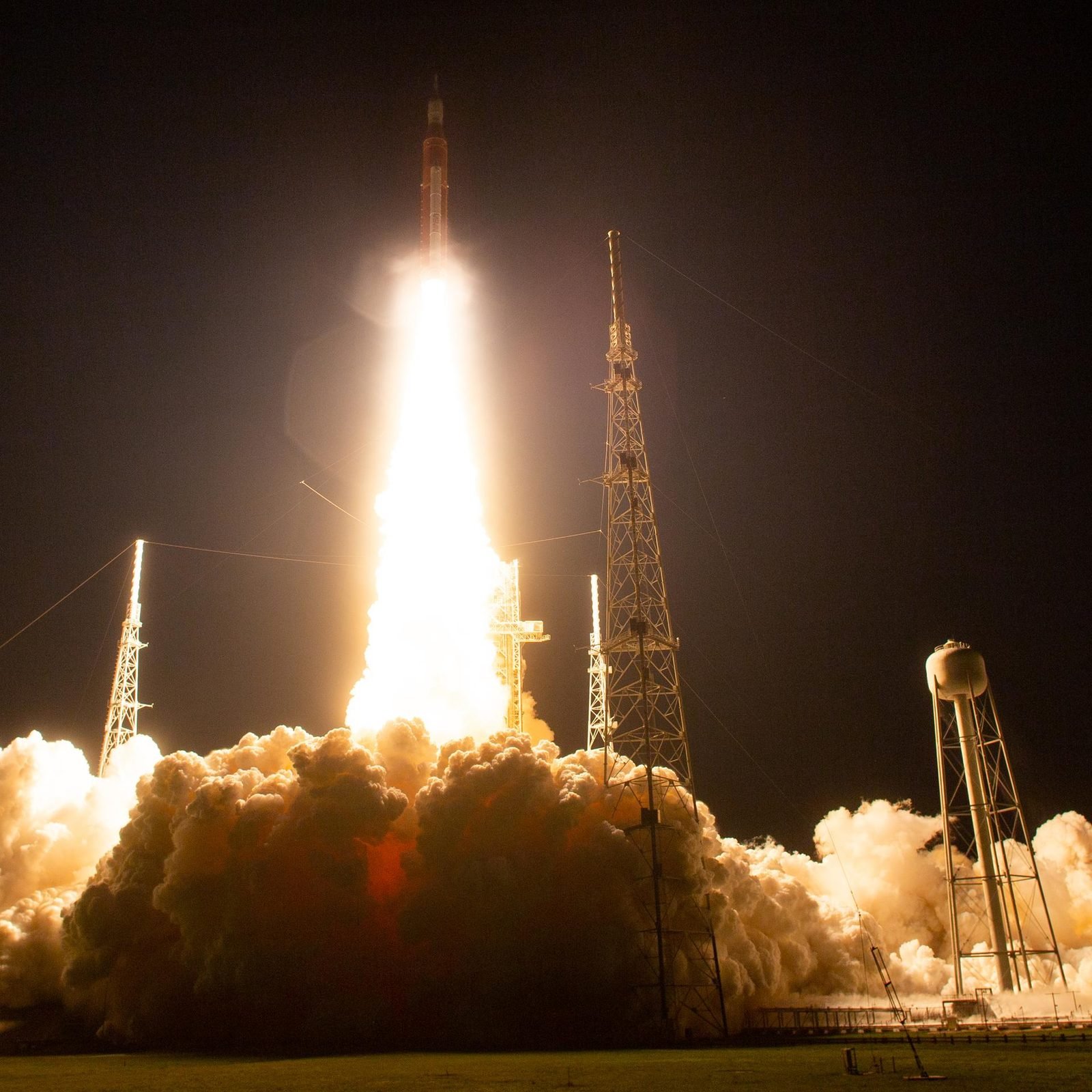 Heritage: Artemis I night launch imagery of SLS and Orion.